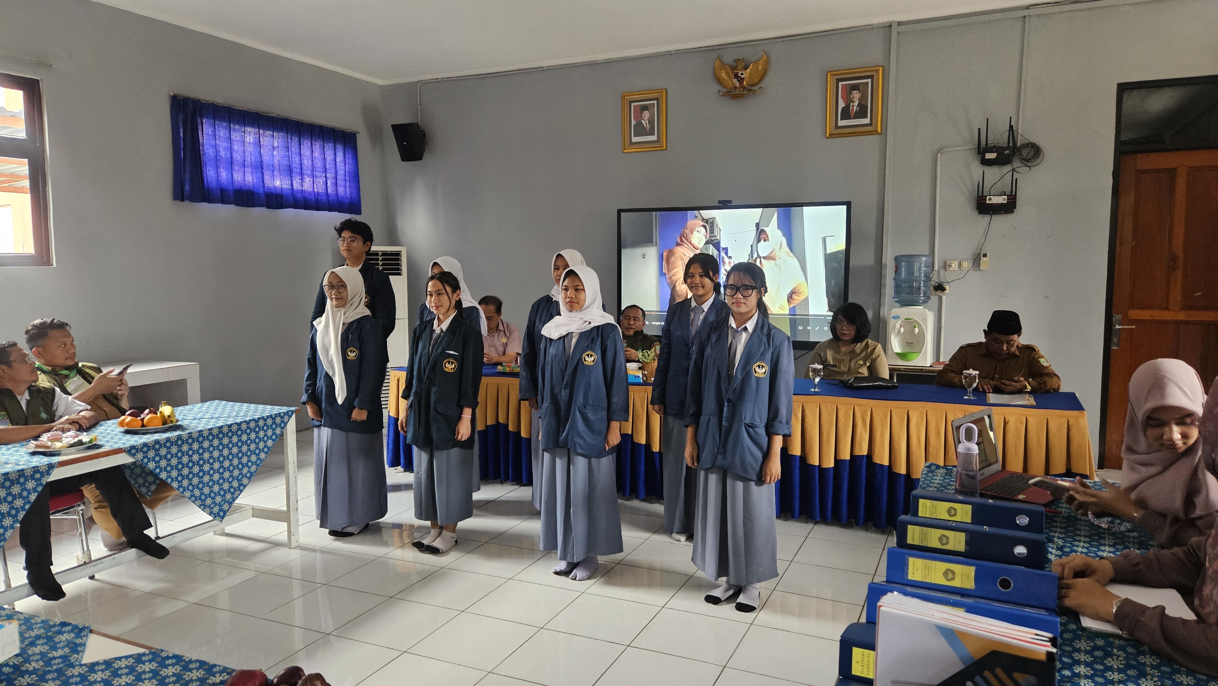 PENINJAUAN SELEKSI STRATIFIKASI UKS